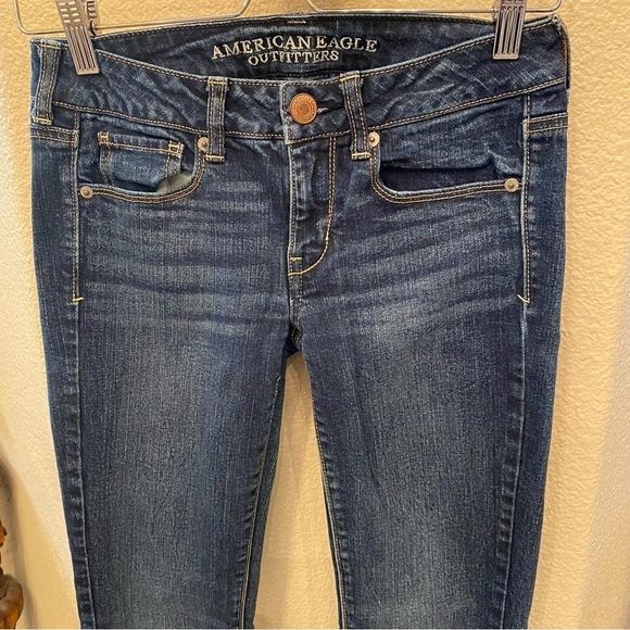 AMERICAN EAGLE Women Blue Skinny Stretch Jeans Size 2 Short - Picture 2 of 9
